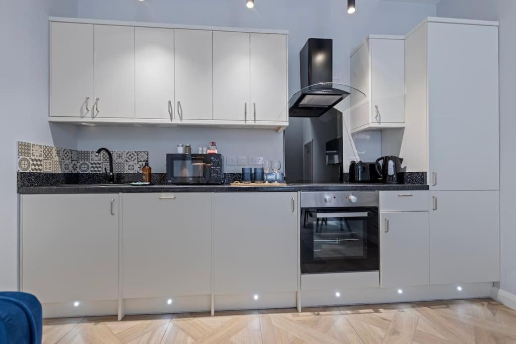 Modern Apartment Off-Road Parking-Twin Room Suite 4 Nottingham Eksteriør billede