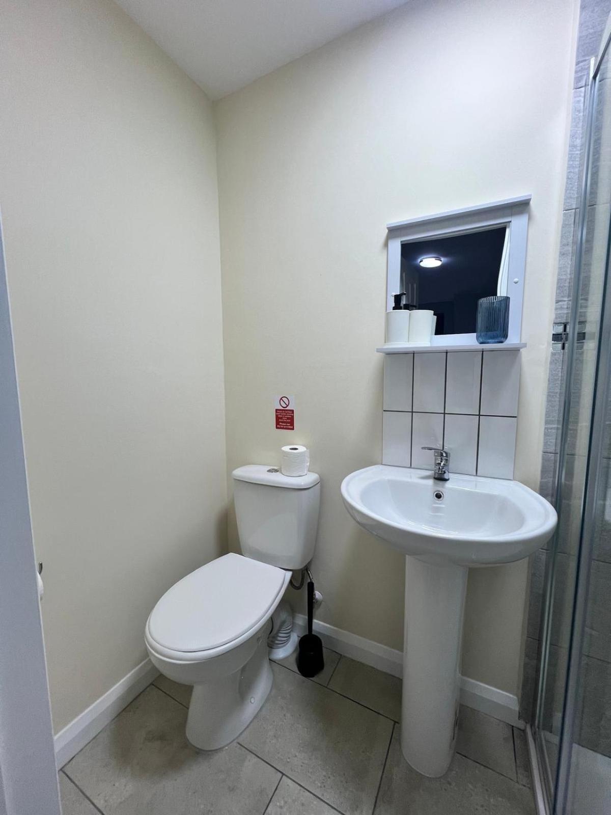 Modern Apartment Off-Road Parking-Twin Room Suite 4 Nottingham Eksteriør billede